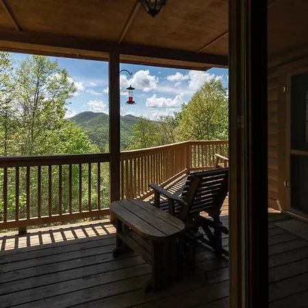 Quiet Haven Mountain Top Cabin - 3 Bedroom Cabin With Breathtaking Views